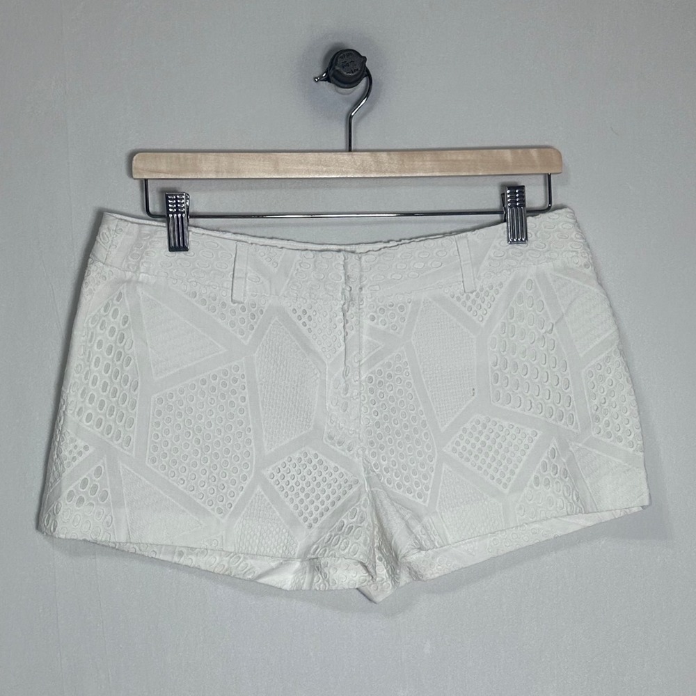 Milly White Geometric Eyelet Shorts Womens 6 Made in USA Summer Tailored